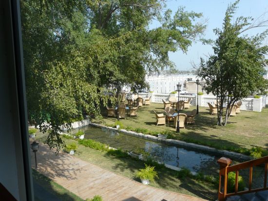 00khazanaoutsidedining1