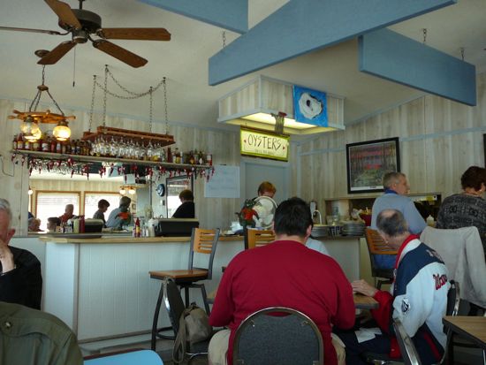 00MarinaOysterBarInterior