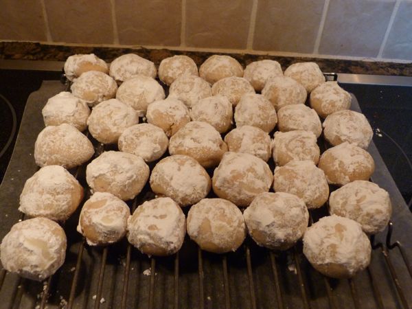 00RussianTeaCakes
