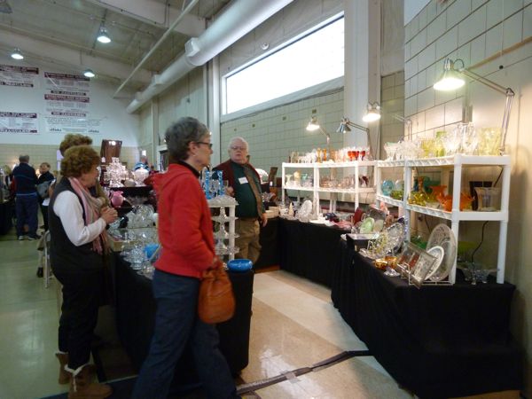 00AntiqueCrystalAndGlassware