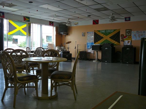 00IslandKitchenInterior