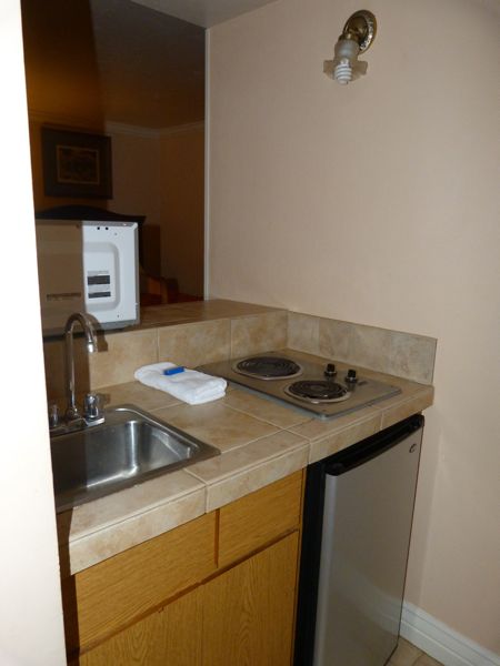 00BWCountryLanesKitchen