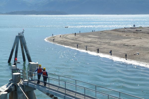 00HomerFishingFromBeach