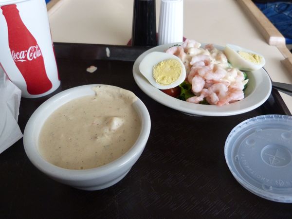 00SalmonChowderAndShrimpSalad