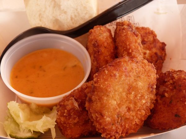 00TraceysCrabShackCrabCakes