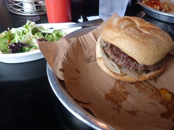 00TinCowHamburgerSalad