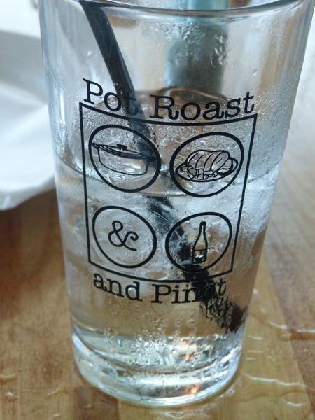 00PotRoastPinotGlassLogo