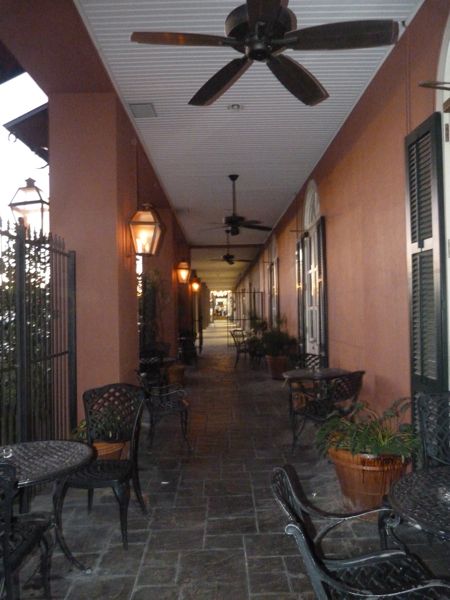 00JubansOutsideDining