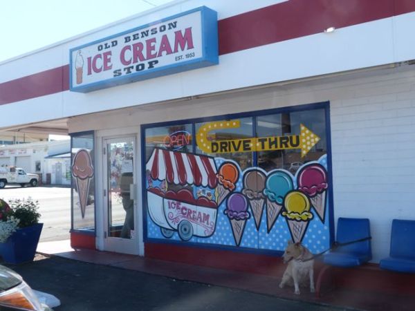 00BensonIceCreamStop