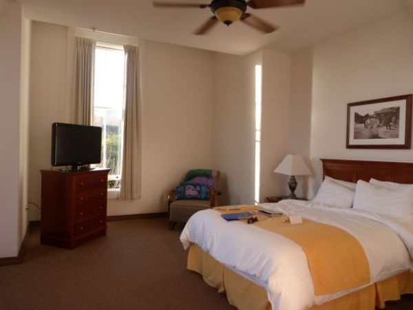 00DelMonteHotelSuite