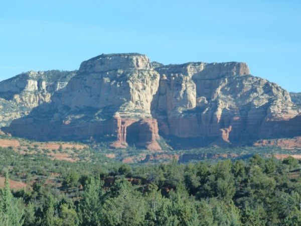 00SedonaPetraLikeCaveEntrance